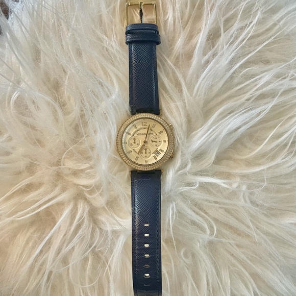 Michael Kors Watch - Picture 3 of 6